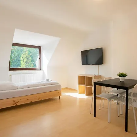 Apartment Raj Living - 1 , 2 And 3 Monteur Duisburg