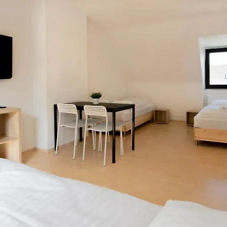 Raj Living - 1 , 2 And 3 Monteur * Duisburg