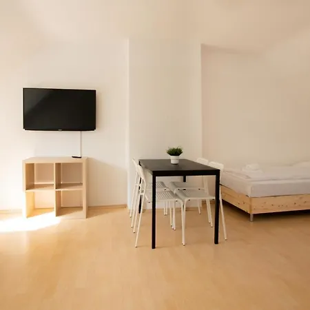 Apartment Raj Living - 1 , 2 And 3 Monteur *