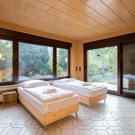 Tolstov - 1 , 2 And 3 Monteur Apartman *