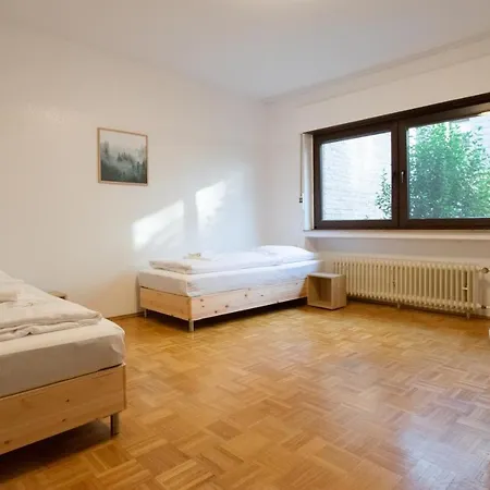 Tolstov - 1 , 2 And 3 Monteur Apartman *