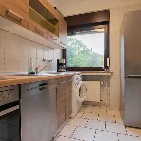 Tolstov - 1 , 2 And 3 Monteur Apartman