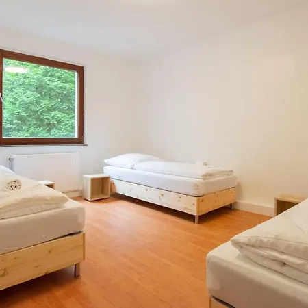 Raj Living - 1 , 2 And 3 Monteur