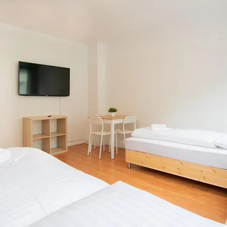 Apartman Tolstov - 1 , 2 And 3 Monteur Duisburg