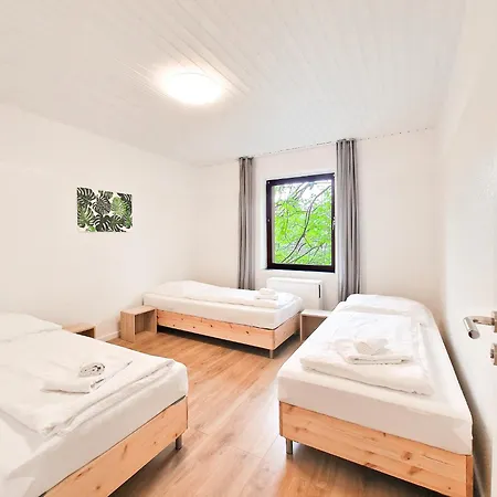 Raj Living - 1 , 2 And 3 Monteur *