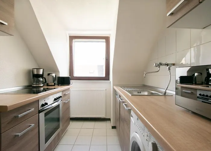 アパート Tolstov - 1 , 2 And 3 Monteur *