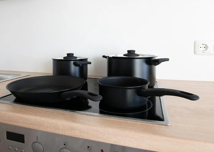 Tolstov - 1 , 2 And 3 Monteur アパート *