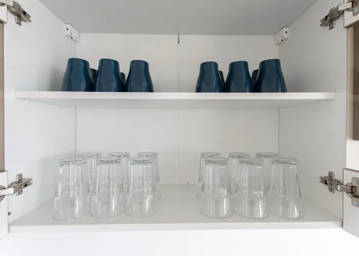 アパート Tolstov - 1 , 2 And 3 Monteur *